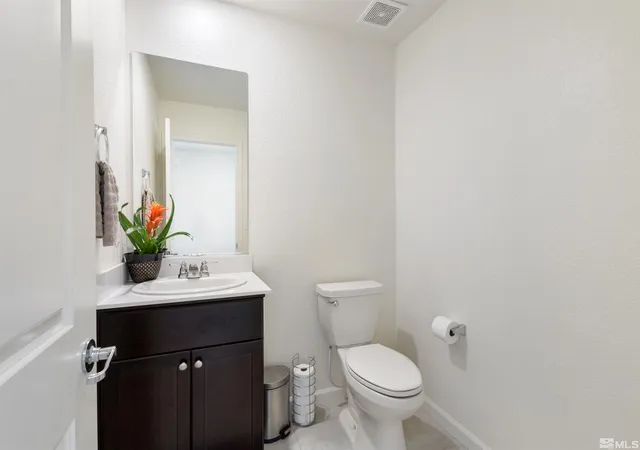 Photo 4 of Single family home for sale at 8982 Sagemoor Dr, Reno, NV 89506 | MLS# 250002789 | Listing updated on 2025-08-30