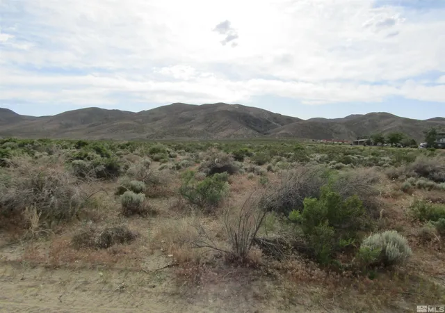 5th image of 23 Shelter Hills Dr, Yerington, NV 89447 | MLS# 230005382