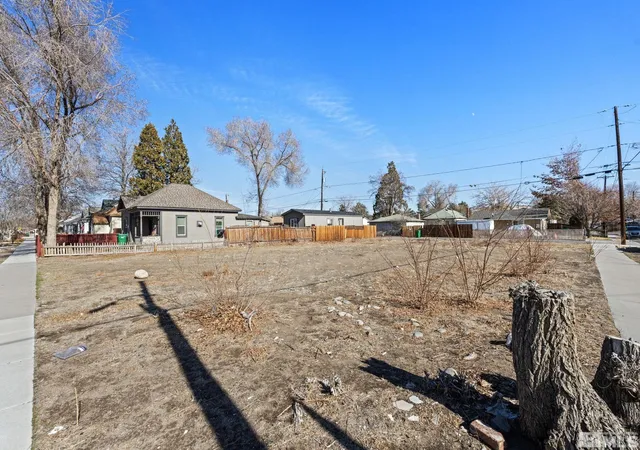 30th image of 402 5th St, Sparks, NV 89431 | MLS# 250001605