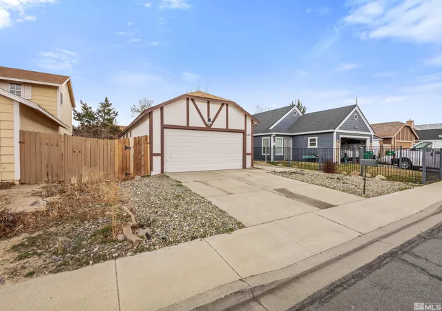 Photo 2 of Single family home for sale at 1687 Noreen Dr, Sparks, NV 89434 | MLS# 250001587 | Listing updated on 2025-11-01