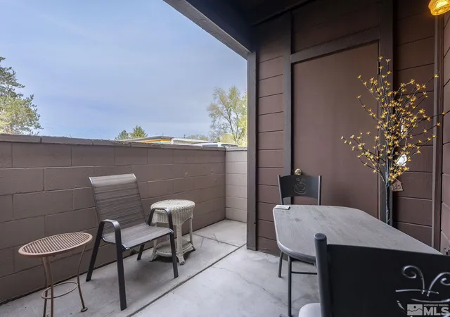 2nd image of 1465 E Peckham Ln, Reno, NV 89502