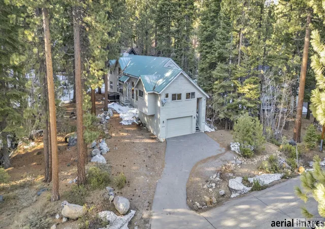 Photo 4 of Single family home for sale at 579 Lucille Dr, Incline Village, NV 89451 | MLS# 250004809 | Listing updated on 2025-10-23