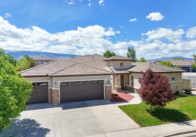 Photo 2 of Single family home for sale at 10555 Hampton Creek Dr, Reno, NV 89521 | MLS# 250050061 | Listing updated on 2025-07-24