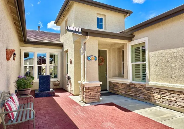 Photo 3 of Single family home for sale at 10555 Hampton Creek Dr, Reno, NV 89521 | MLS# 250050061 | Listing updated on 2025-07-24