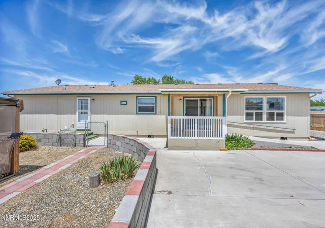 5th image of 3 Smoke Tree Ln, Yerington, NV 89447 | MLS# 250050106