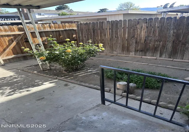 Photo 3 of Condo for sale at 528 Smithridge Park, Reno, NV 89502 | MLS# 250050383 | Listing updated on 2025-05-30