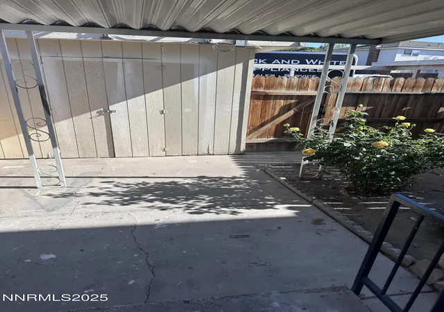 Listing Photo 4 - Condo for sale in building located at 528 Smithridge Park, Reno, NV 89502