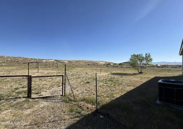 Photo 3 of Manufactured home for sale at 3285 Warner Dr, Winnemucca, NV 89445 | MLS# 250050413 | Listing updated on 2025-05-26