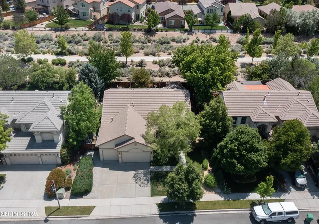 Photo 3 of Single family home for sale at 6972 Cinnamon Dr, Sparks, NV 89436 | MLS# 250051175 | Listing updated on 2025-07-11