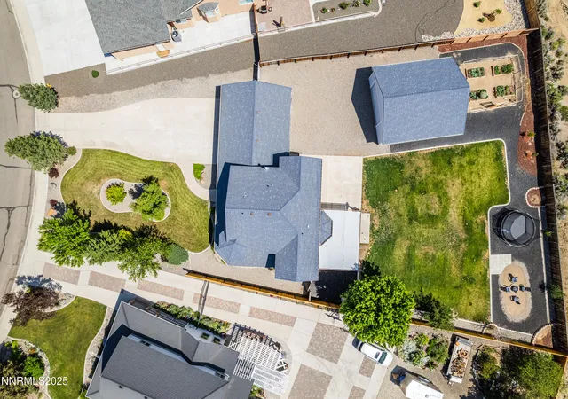 Photo 3 of Single family home for sale at 1131 Country Clb Dr, Minden, NV 89423 | MLS# 250051303 | Listing updated on 2025-08-24