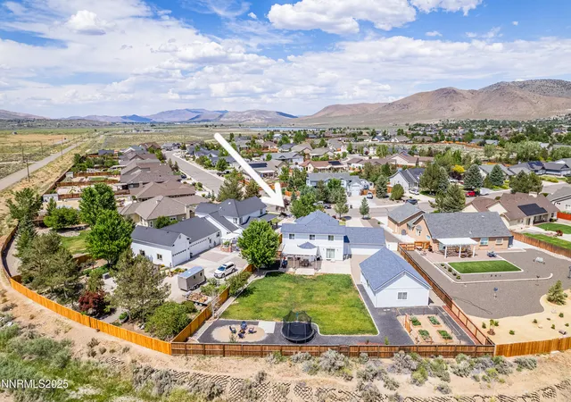 Photo 4 of Single family home for sale at 1131 Country Clb Dr, Minden, NV 89423 | MLS# 250051303 | Listing updated on 2025-08-24