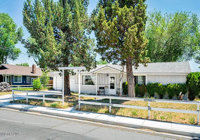 Photo 1 of Single family home for sale at 1009 E Robinson St, Carson City, NV 89701 | MLS# 250051418 | Listing updated on 2025-06-13