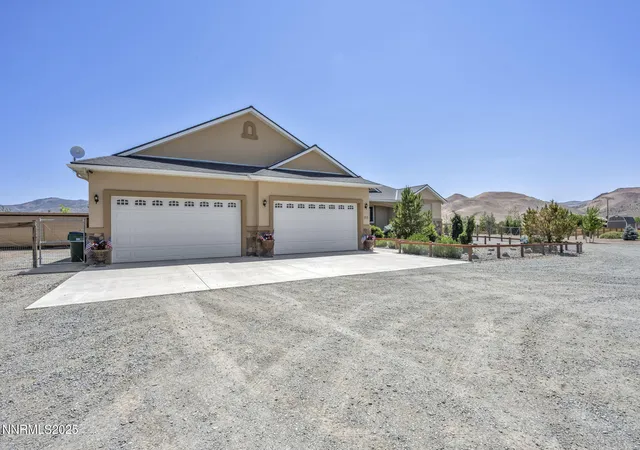 Photo 3 of Single family home for sale at 150 Brandon Ranch Ct, Reno, NV 89510 | MLS# 250051763 | Listing updated on 2025-12-12