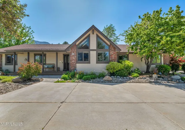 2nd image of 1008 Georgia Ln, Gardnerville, NV 89460 | MLS# 250051750