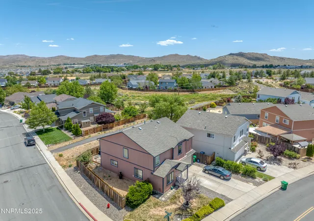 Photo 4 of Single family home for sale at 9698 Canyon Meadows Dr, Reno, NV 89506 | MLS# 250052566 | Listing updated on 2025-08-19