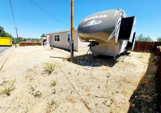 Photo 3 of Manufactured home for sale at 260 Westbrook Ln, Reno, NV 89506 | MLS# 250053015 | Listing updated on 2025-08-14