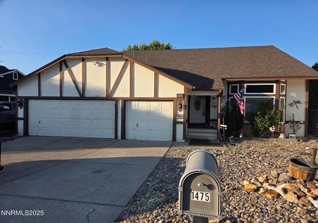 Photo 2 of Single family home for sale at 1475 Golddust Dr, Sparks, NV 89436 | MLS# 250053239 | Listing updated on 2025-10-18