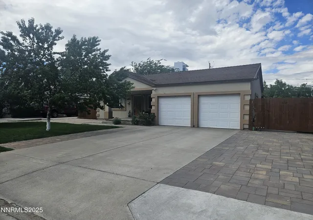 Photo 2 of Single family home for sale at 1195 Curti Dr, Reno, NV 89502 | MLS# 250053403 | Listing updated on 2025-08-26