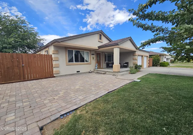 Photo 3 of Single family home for sale at 1195 Curti Dr, Reno, NV 89502 | MLS# 250053403 | Listing updated on 2025-08-26