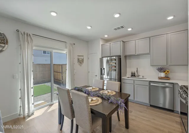 Photo 4 of Single family home for sale at 1917 Halite Dr, Sparks, NV 89436 | MLS# 250053490 | Listing updated on 2025-08-13