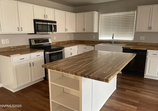 Photo 2 of Single family home for sale at 7433 Spey Dr, Reno, NV 89506 | MLS# 250053944 | Listing updated on 2025-10-02
