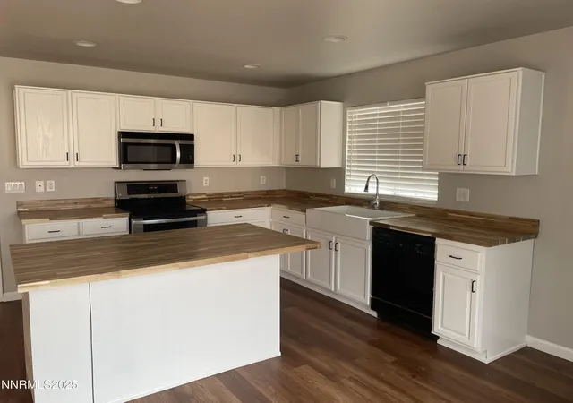 Photo 3 of Single family home for sale at 7433 Spey Dr, Reno, NV 89506 | MLS# 250053944 | Listing updated on 2025-10-02