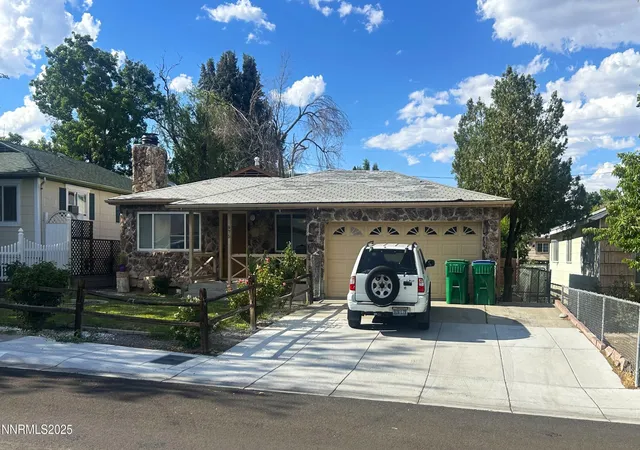 Photo 1 of Single family home for sale at 975 Stewart St, Reno, NV 89502 | MLS# 250053949 | Listing updated on 2025-08-01