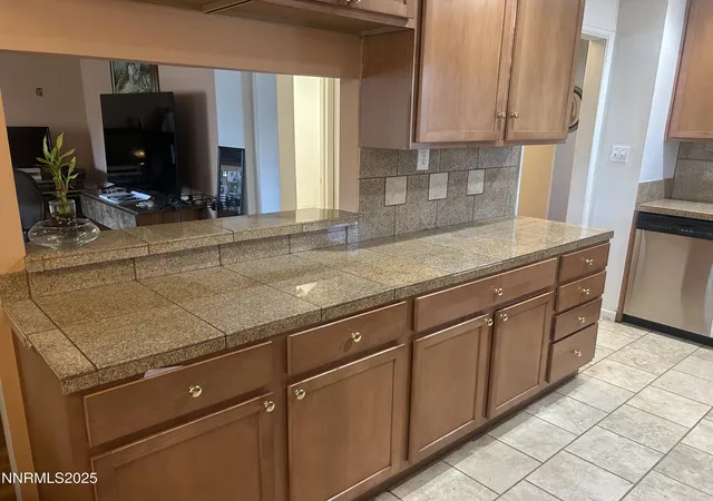 Photo 4 of Single family home for sale at 975 Stewart St, Reno, NV 89502 | MLS# 250053949 | Listing updated on 2025-08-01