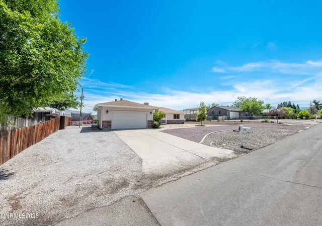 Photo 3 of Single family home for sale at 11095 Broken Hl Rd, Reno, NV 89511 | MLS# 250053905 | Listing updated on 2025-10-01