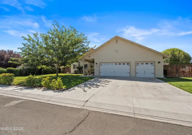 3rd image of 595 Blue Jay Dr, Fernley, NV 89408 | MLS# 250055082