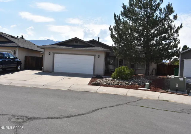 Photo 1 of Single family home for sale at 401 Valley View Ct, Dayton, NV 89403 | MLS# 250055216 | Listing updated on 2025-08-29