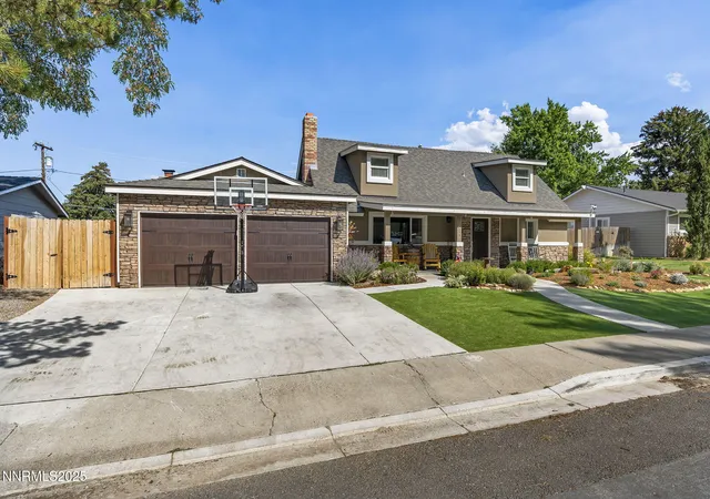 4th image of 811 Crain St, Carson City, NV 89703 | MLS# 250055352