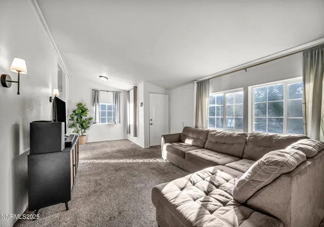 Photo 3 of Manufactured home for sale at 5178 Denali Way, Reno, NV 89506 | MLS# 250055610 | Listing updated on 2025-09-27
