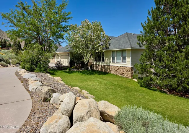 Photo 2 of Single family home for sale at 220 Sierra Shadows Ln, Gardnerville, NV 89460 | MLS# 250055870 | Listing updated on 2025-09-13