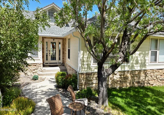 Photo 4 of Single family home for sale at 220 Sierra Shadows Ln, Gardnerville, NV 89460 | MLS# 250055870 | Listing updated on 2025-09-13