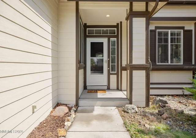 Photo 3 of Single family home for sale at 6952 Cinnamon Dr, Sparks, NV 89436 | MLS# 250055823 | Listing updated on 2025-10-28