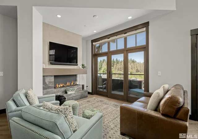 Listing Photo 4 - Condo for sale in building located at 28 Bch Clb Dr, Stateline, NV 89449 - Unit #407