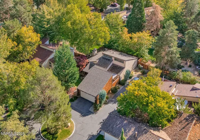 Photo 3 of Single family home for sale at 390 W Riverview Cir, Reno, NV 89509 | MLS# 250057213 | Listing updated on 2025-10-18