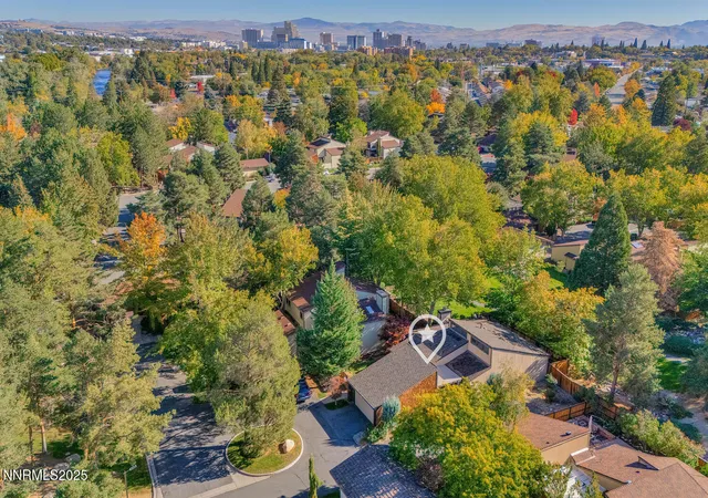 Photo 4 of Single family home for sale at 390 W Riverview Cir, Reno, NV 89509 | MLS# 250057213 | Listing updated on 2025-10-18