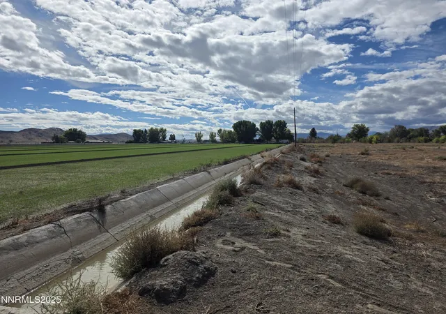Photo 3 of House for sale at 400 E Bridge St, Yerington, NV 89447 | MLS# 250057842 | Listing updated on 2026-07-10