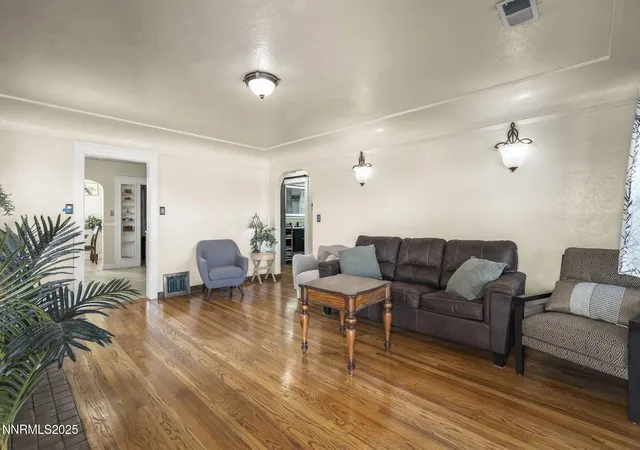 Photo 3 of Single family home for sale at 516 Ryland St, Reno, NV 89502 | MLS# 250057913 | Listing updated on 2025-12-06