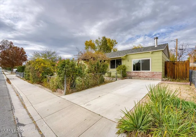 Photo 3 of Single family home for sale at 1110 Xman Way, Sparks, NV 89431 | MLS# 250057864 | Listing updated on 2026-01-26