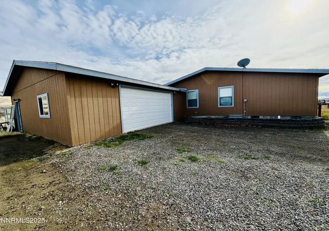 Photo 3 of Manufactured home for sale at 40 Kunkel Ln, Orovada, NV 89425 | MLS# 250058367 | Listing updated on 2026-08-30