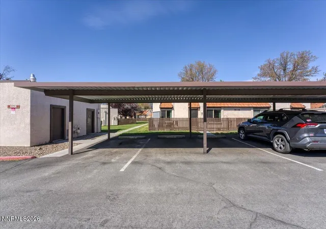 Homes for sale in Sparks, NV | 1052 Baywood Drive, Sparks, NV 89434 | Houzeo