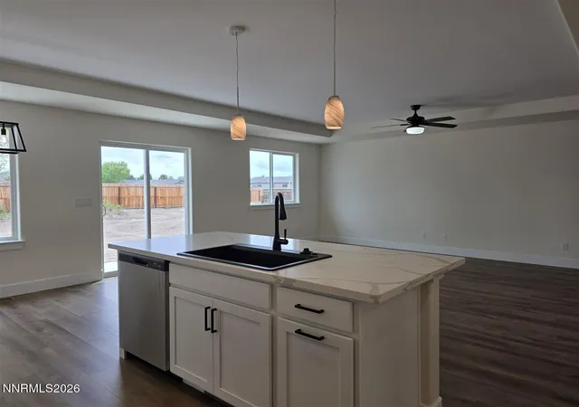 image of 422 Seminole Dr, Yerington, NV 89447 | MLS# 260005844