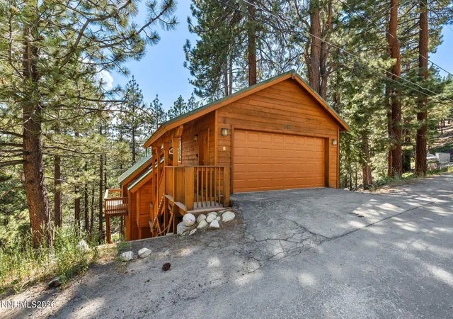 Photo 3 of Single family home for sale at 384 Maryanne Dr, Stateline, NV 89449 | MLS# 260007885 | Listing updated on 2026-09-12