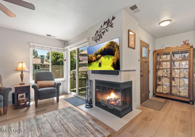 Listing Photo 5 - Condo for sale in building located at 3199 Oakshire Ct, Reno, NV 89509