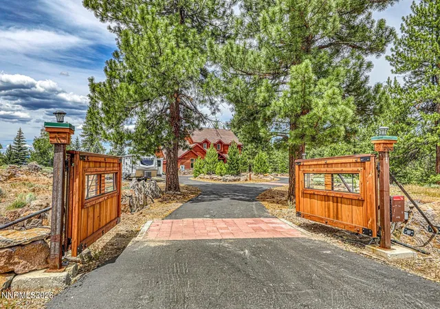 Photo 2 of Single family home for sale at 14594 Boca View Ct, Truckee, CA 96161 | MLS# 260009058 | Listing updated on 2026-10-01