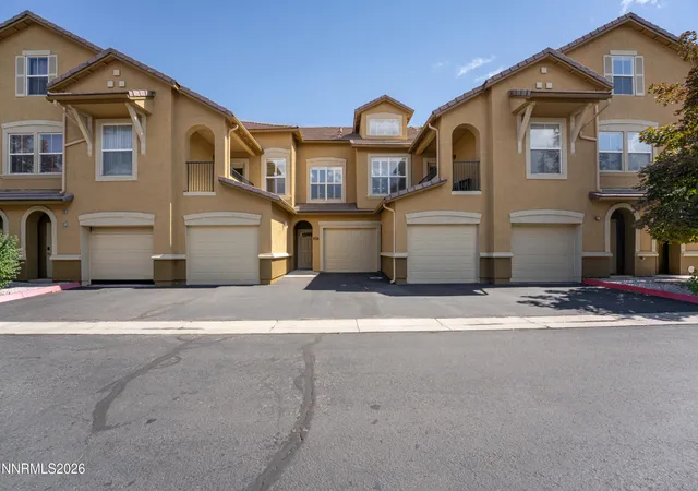 Listing Photo 4 - Condo for sale in building located at 1325 S Mdws Pkwy, Reno, NV 89521 - Unit # 122