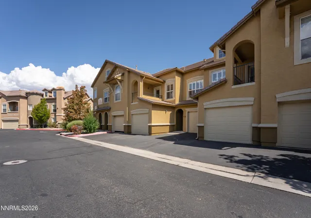 Listing Photo 5 - Condo for sale in building located at 1325 S Mdws Pkwy, Reno, NV 89521 - Unit # 122